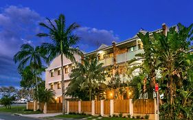 Byron Terrace 4*