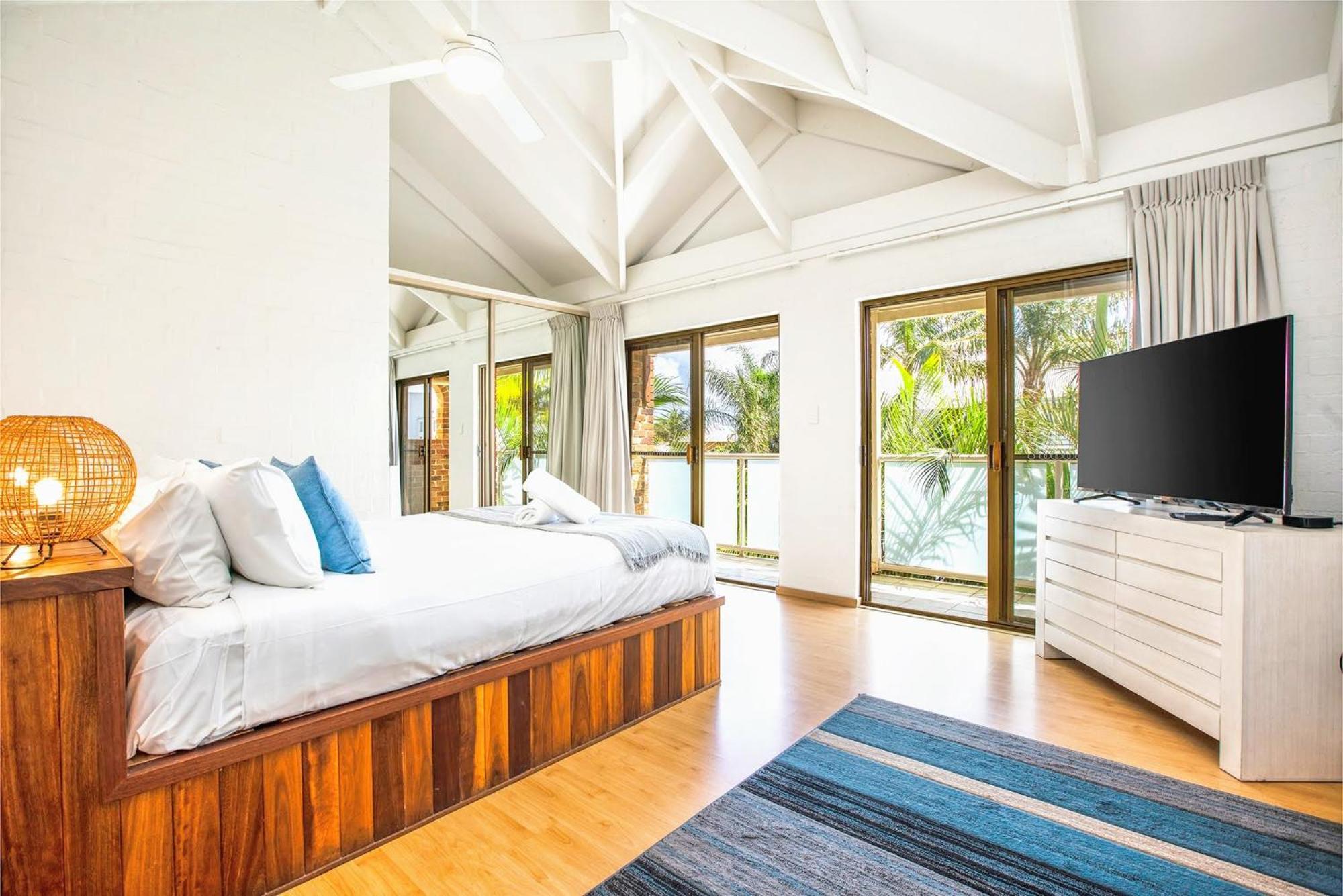 The Terraces Main Beach Aparthotel Byron Bay Room photo